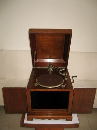 EMG Gramophone PEDESTAL MODEL